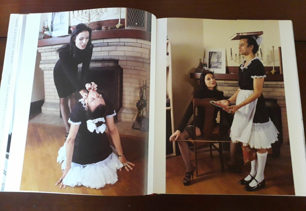 Photo fétiche d'Eric Kroll avec homme en tenue de soubrette et femme dominatrice dans Beauty Parade