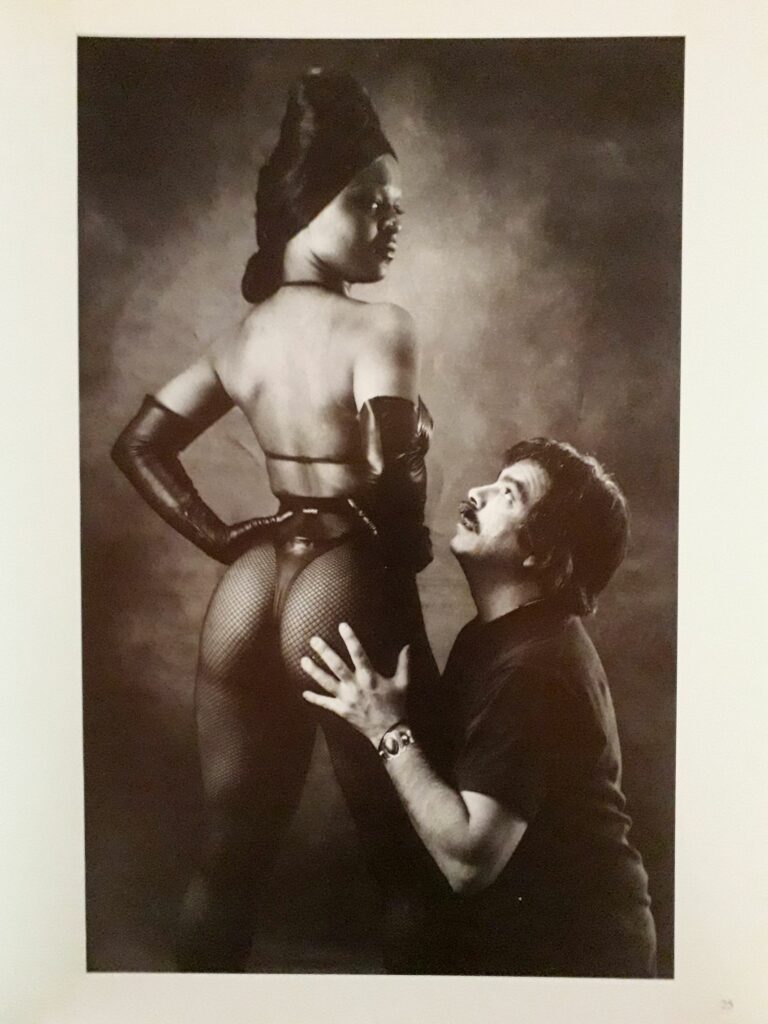 Photo noir et blanc érotique d'Eric Kroll dans Fetish Girls