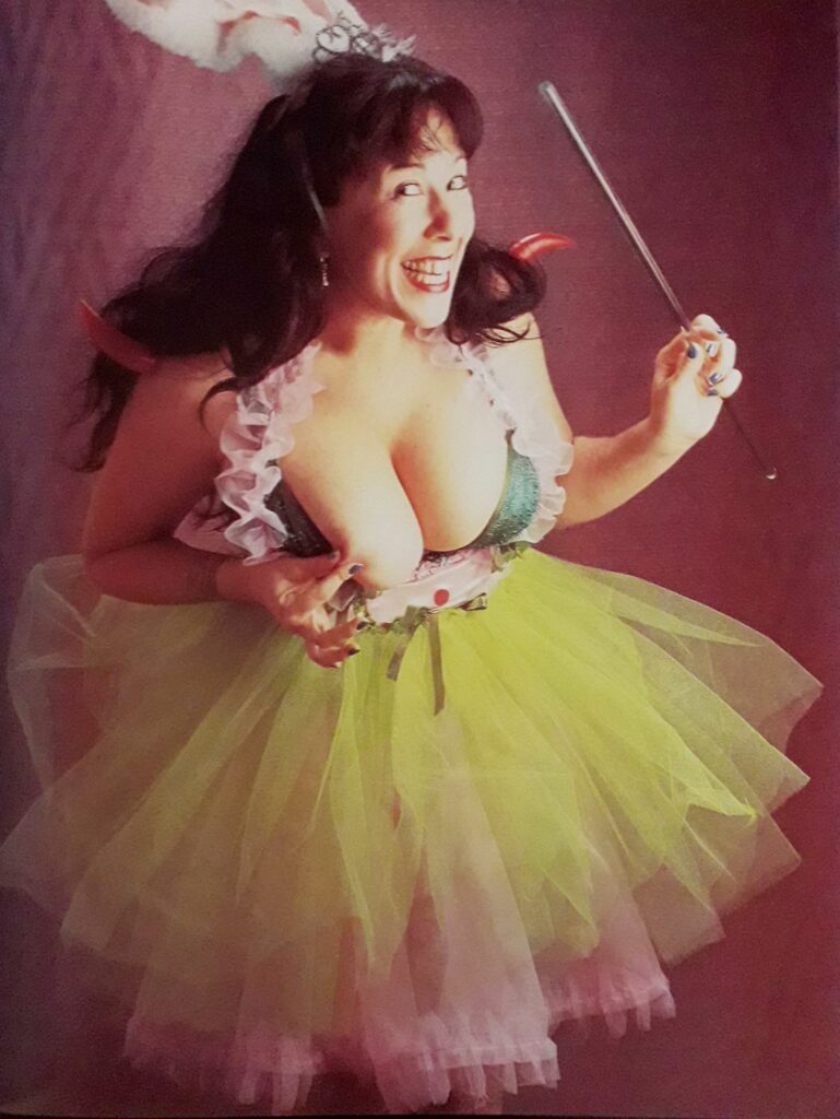 Photo d'Annie Sprinkle par Eric Kroll dans son livre Fetish Girls dans Fetish Girls