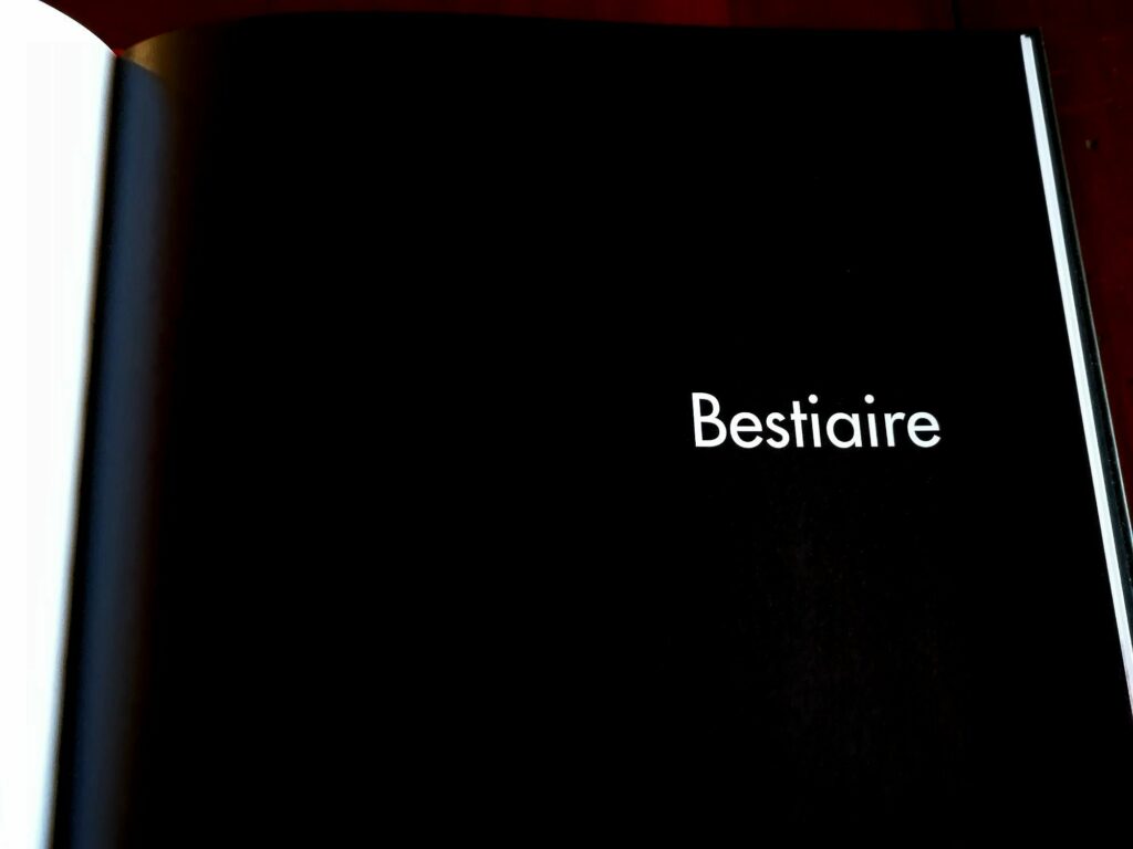 Chapitre Bestaire dans le livre Hôtel de la Providence, recueil de dessins érotique de Rajah Foo aux éditions de la Première Heure