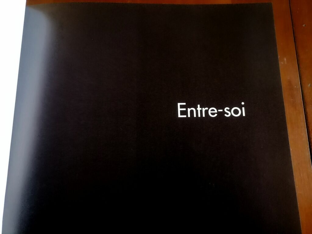 Chapitre Entre-soi dans le livre Hôtel de la Providence, recueil de dessins érotique de Rajah Foo aux éditions de la Première Heure