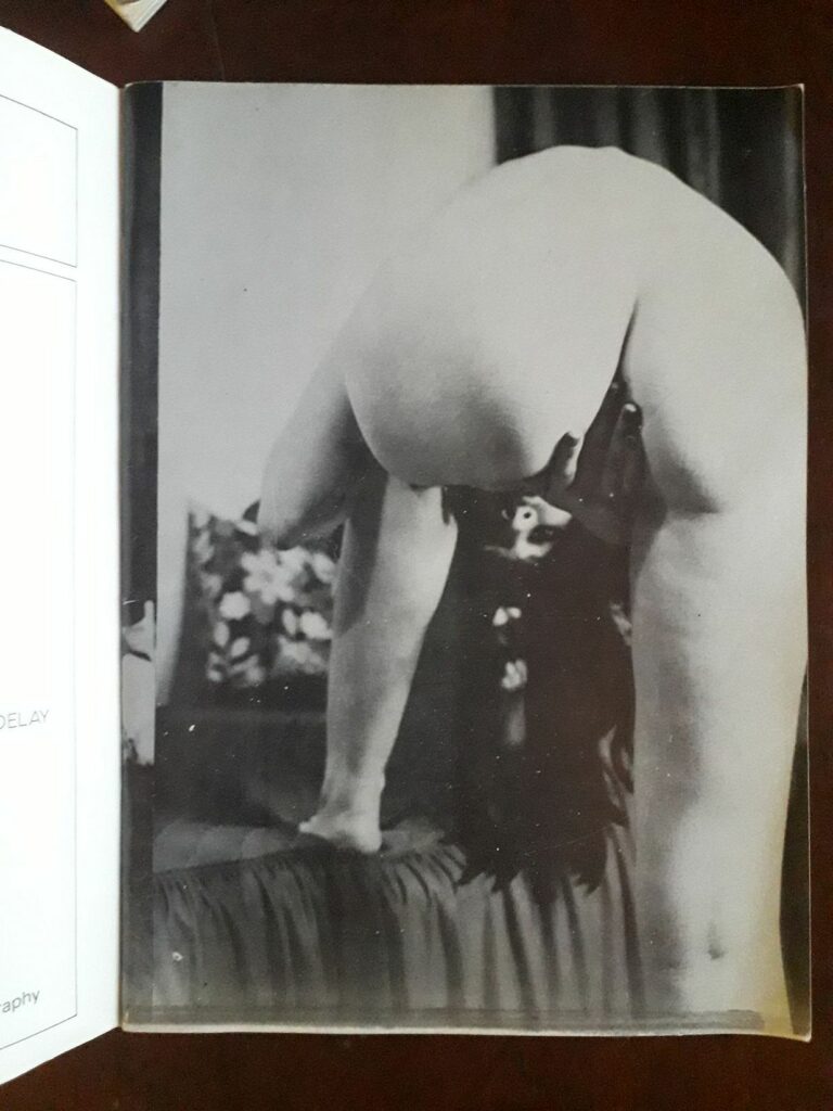 Photo érotique vintage d'une femme qui montre ses fesses dans la revue L’Amour, Brüden Art Publication