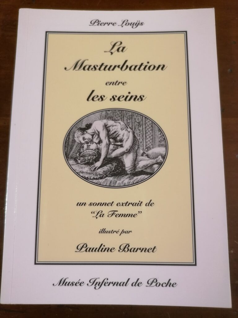 Livre de photos érotiques La Masturbation entre les seins, musée infernal de Poche par Pauline Barnet, éditions Magasin Universel