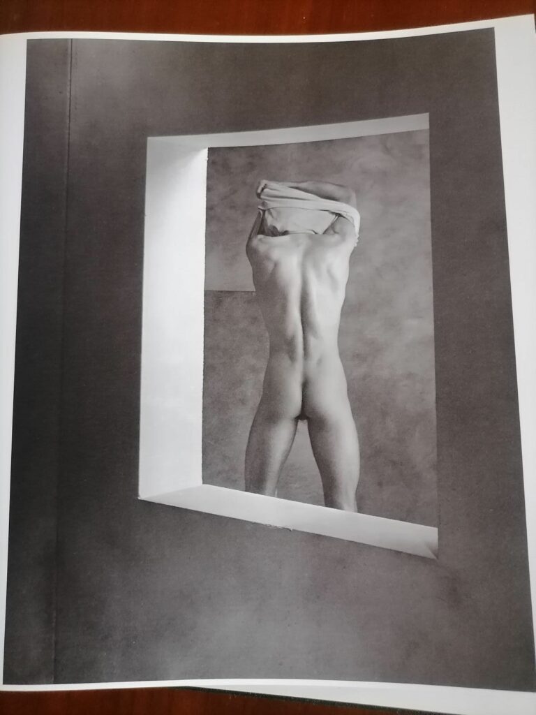 Photo érotique de nu masculin extrait du livre de Christian Coigny, Ohmmes