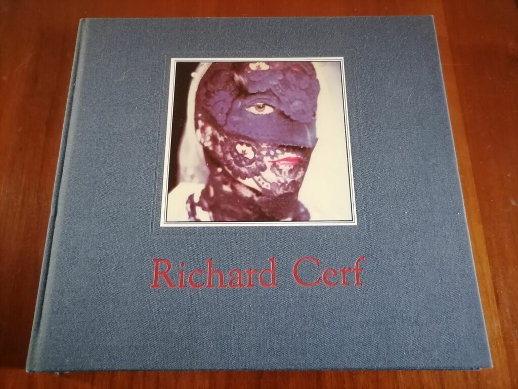 Livre de photographies érotiques par Richard Cerf aux éditions Natiris