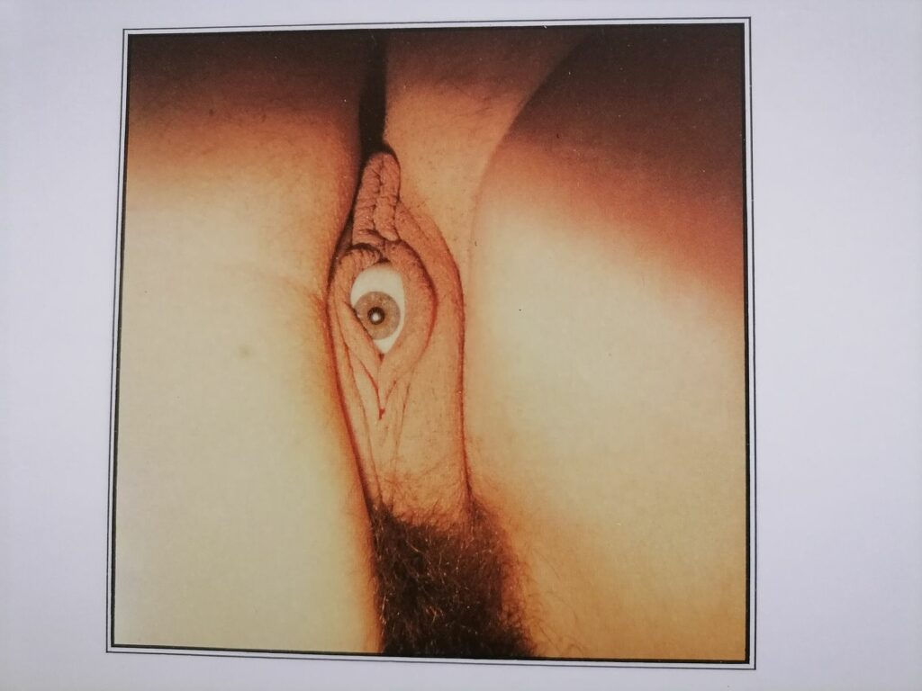 Photo érotico-surréaliste par Richard Cerf, dans Photographies, éditions Natiris