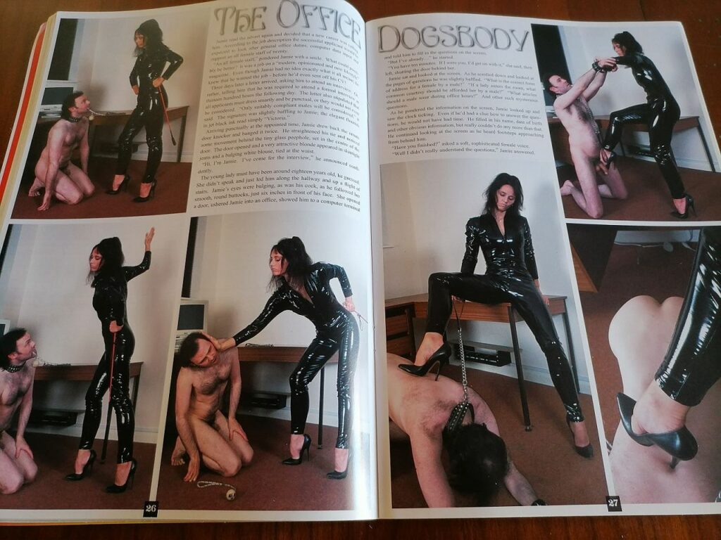 Revue SM/fetish domina nation numéro 7. Devoted to the dominant female. Femmes en combinaison de cuir et escarpins domine une homme en laisse 