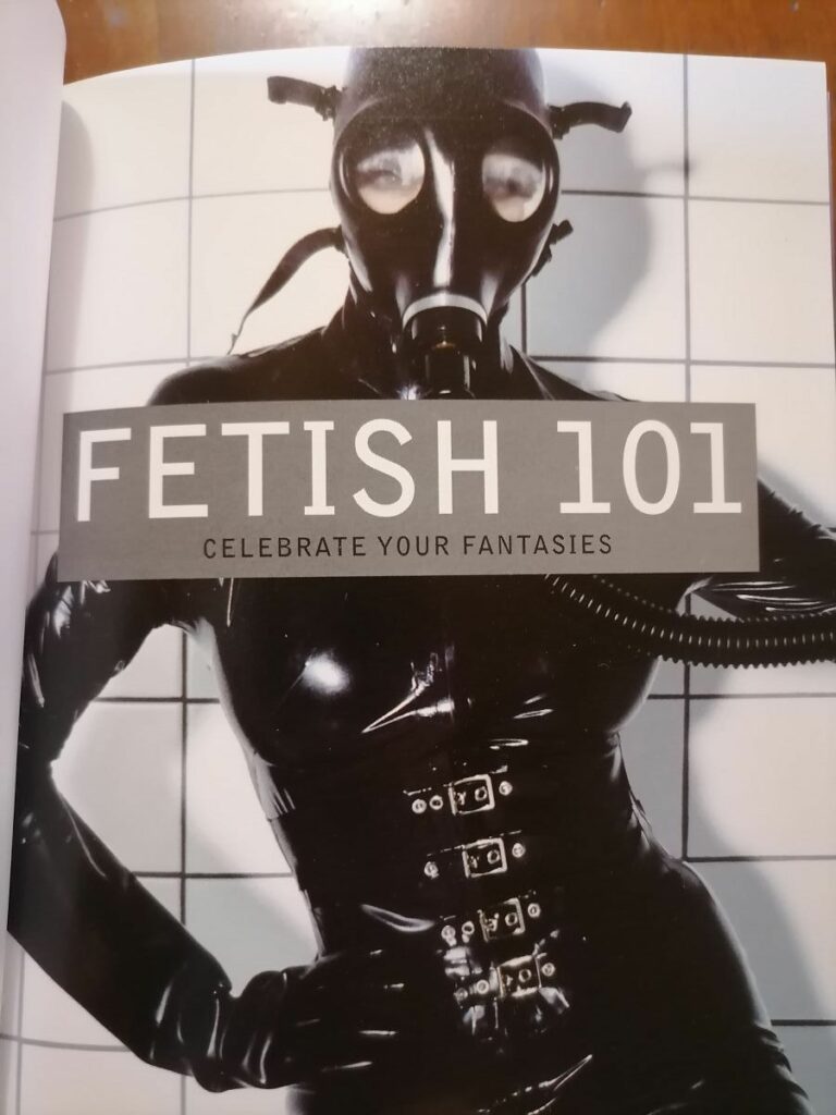 Page de titre du livre de photos fétichistes Fetish 101 de Peter W. Czernich (directeur de Marquis magazine), éditions Hylas, 2006