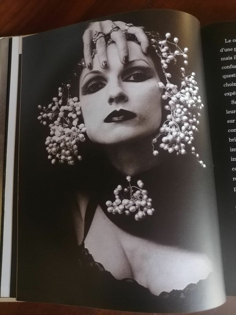 Photographie de Irina Ionesco pour le livre Temple aux Miroirs
