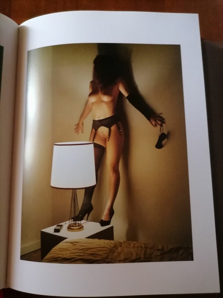 Photo érotique de de Chas Ray Krider dans son livre Motel Fetish aux éditions Taschen